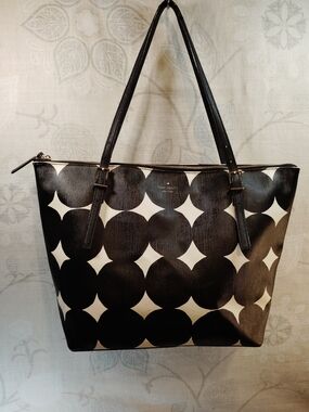 kate spade Black & White Geo Circle Shoulder Tote Bag